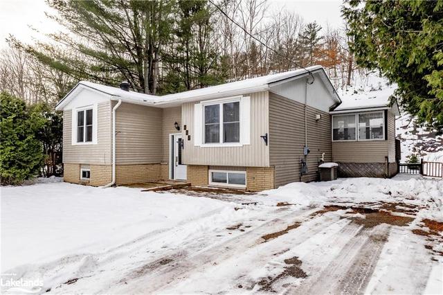 225 Fernwood Drive, House detached with 5 bedrooms, 2 bathrooms and 3 parking in Gravenhurst ON | Image 25
