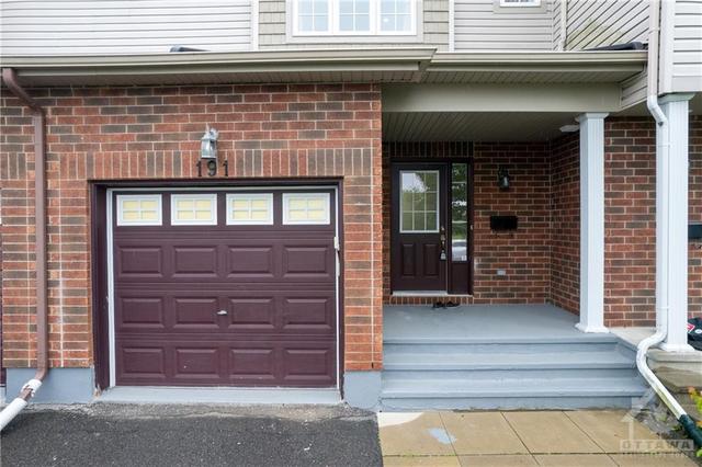 191 Macoun Circle, Townhouse with 3 bedrooms, 3 bathrooms and 3 parking in Ottawa ON | Image 2