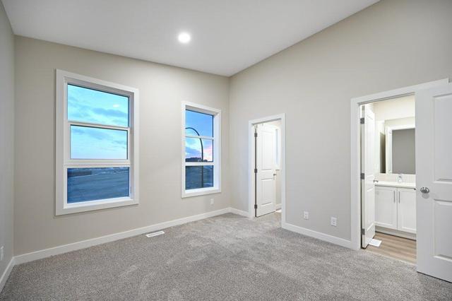 17 Herron Mews Ne, Home with 3 bedrooms, 2 bathrooms and 2 parking in Calgary AB | Image 22