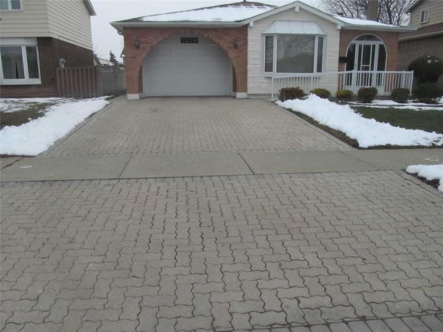 7270 Custer Cres, House detached with 3 bedrooms, 2 bathrooms and 4 parking in Mississauga ON | Image 1