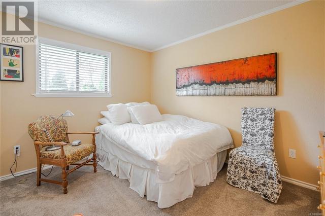 589 Kay St, House detached with 4 bedrooms, 2 bathrooms and 6 parking in Saanich BC | Image 19