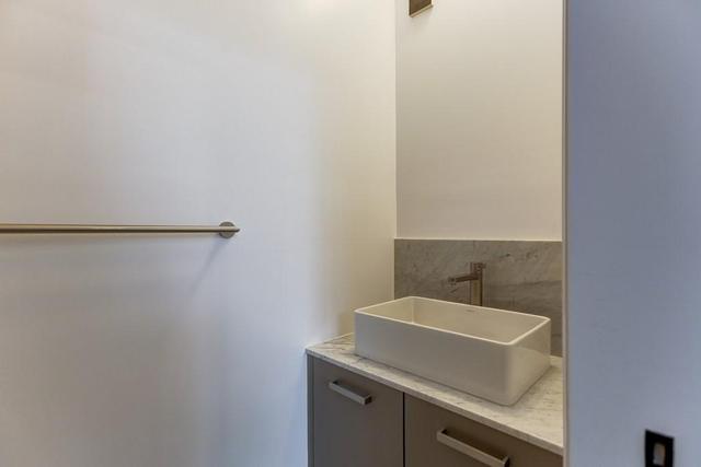 Th9 - 101 Erskine Ave, Townhouse with 3 bedrooms, 3 bathrooms and 1 parking in Toronto ON | Image 9