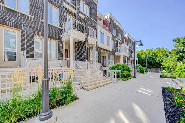 11 - 140 Long Branch Ave, Townhouse with 1 bedrooms, 1 bathrooms and 1 parking in Toronto ON | Image 1