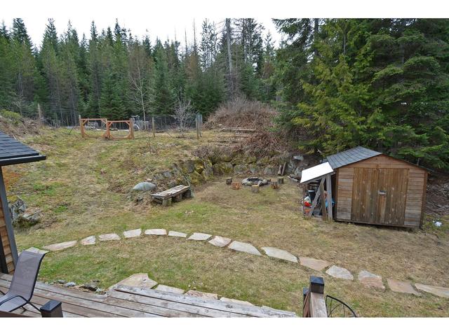 6652 Zeeben Road, House detached with 4 bedrooms, 2 bathrooms and null parking in Central Kootenay G BC | Image 47
