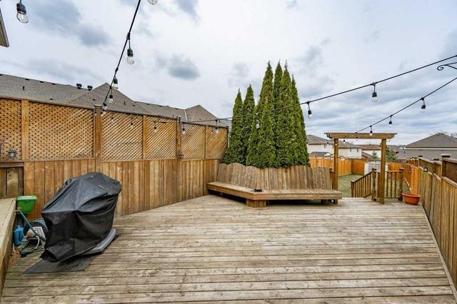 69 Meadow Wood Cres, House attached with 3 bedrooms, 3 bathrooms and 3 parking in Hamilton ON | Image 20