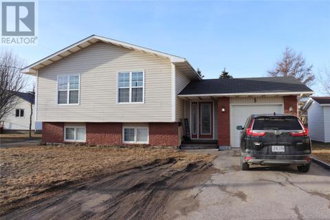 5 West Street, Home with 5 bedrooms, 1 bathrooms and null parking in Stephenville NL | Card Image
