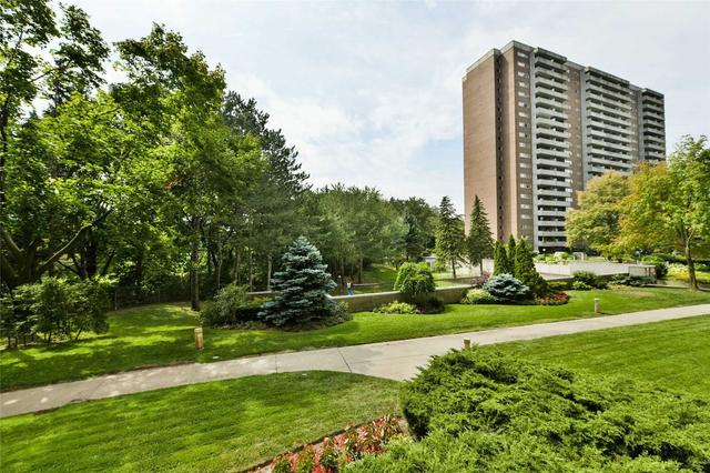 212 - 250 Scarlett Rd, Condo with 2 bedrooms, 2 bathrooms and 1 parking in Toronto ON | Image 18
