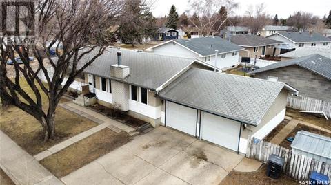 837 Northumberland Avenue, House detached with 4 bedrooms, 2 bathrooms and null parking in Saskatoon SK | Card Image