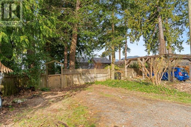 47 Brunswick Beach Road, House detached with 2 bedrooms, 2 bathrooms and 4 parking in Lions Bay BC | Image 35