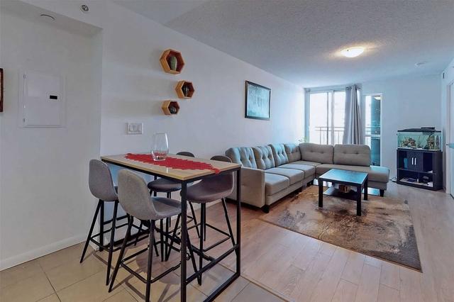 408 - 800 Lawrence Ave W, Condo with 2 bedrooms, 1 bathrooms and 1 parking in Toronto ON | Image 10