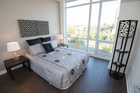 th08 - 33 Singer Crt, Condo with 2 bedrooms, 3 bathrooms and 1 parking in Toronto ON | Image 8