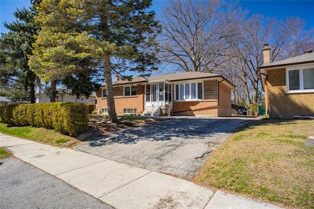 97 North Forster Park Drive, House detached with 4 bedrooms, 2 bathrooms and 5 parking in Oakville ON | Image 2