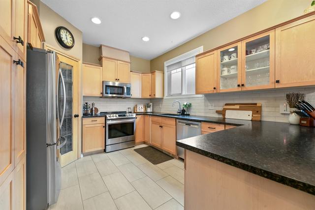 1 - 1936 31 Street Sw, Home with 2 bedrooms, 2 bathrooms and 2 parking in Calgary AB | Image 1