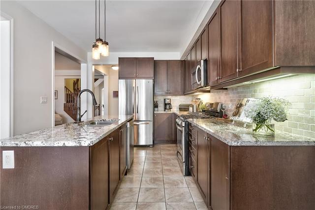 2429 Village Common, House attached with 3 bedrooms, 3 bathrooms and 2 parking in Oakville ON | Image 10