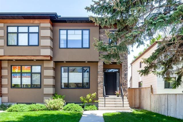2620 34 Street Sw, House semidetached with 4 bedrooms, 3 bathrooms and 2 parking in Calgary AB | Card Image