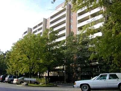 411 - 25 Four Winds Dr, Condo with 3 bedrooms, 2 bathrooms and 1 parking in Toronto ON | Image 1