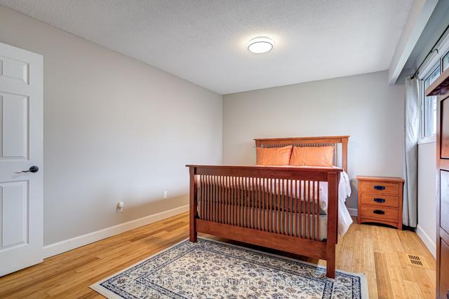 70 Foster Cres, Townhouse with 3 bedrooms, 2 bathrooms and 2 parking in Brampton ON | Image 11