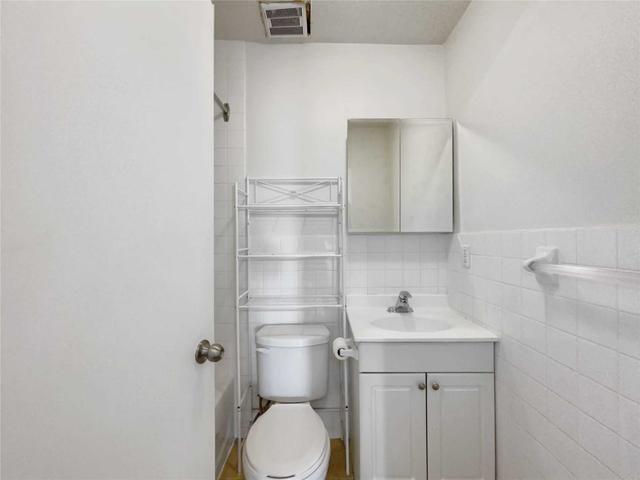 unit 3 - 946 Bloor St W, House detached with 2 bedrooms, 1 bathrooms and 0 parking in Toronto ON | Image 4