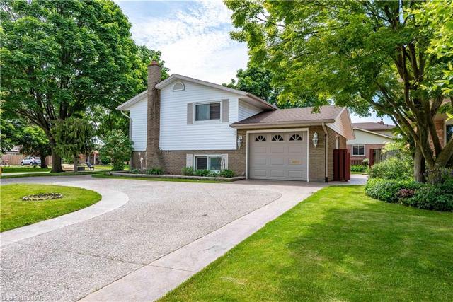 19 Simpson Road, House detached with 3 bedrooms, 2 bathrooms and 4 parking in St. Catharines ON | Image 4