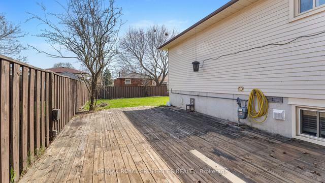 157 Iroquois Ave, House detached with 2 bedrooms, 2 bathrooms and 4 parking in Oshawa ON | Image 19
