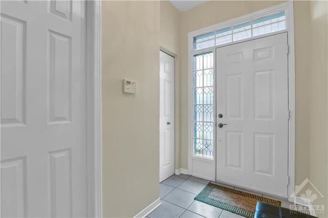 15 Sienna Private, Townhouse with 3 bedrooms, 3 bathrooms and 2 parking in Ottawa ON | Image 3
