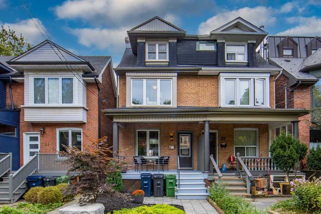 39 Wroxeter Ave, House semidetached with 4 bedrooms, 3 bathrooms and 1 parking in Toronto ON | Image 1