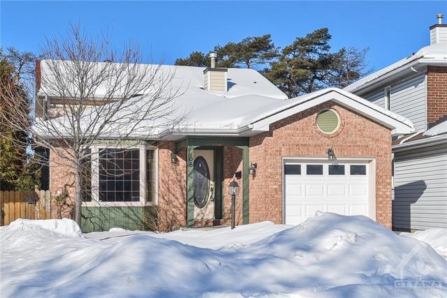 68 Hawley Crescent, House detached with 3 bedrooms, 2 bathrooms and 3 parking in Ottawa ON | Image 1