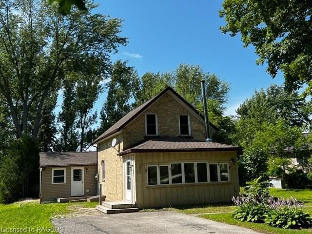 131 King Street, House detached with 3 bedrooms, 1 bathrooms and 3 parking in Kincardine ON | Image 1