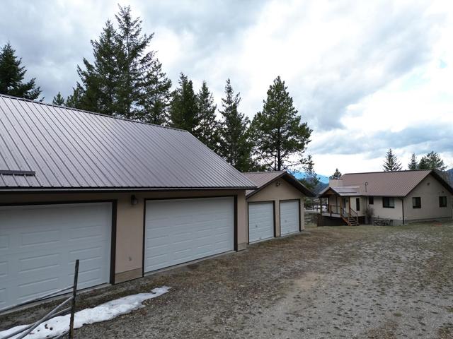 2360/2380 Highway 95, House detached with 4 bedrooms, 3 bathrooms and null parking in East Kootenay G BC | Image 57