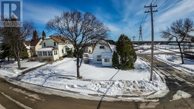 133 Buckingham Ave, House detached with 2 bedrooms, 2 bathrooms and null parking in Iroquois Falls ON | Image 34