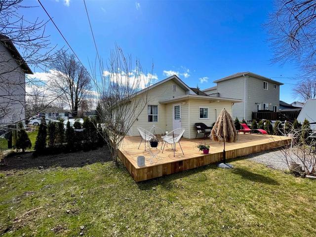 190 Beach Rd, House detached with 2 bedrooms, 1 bathrooms and 5 parking in Georgina ON | Image 6