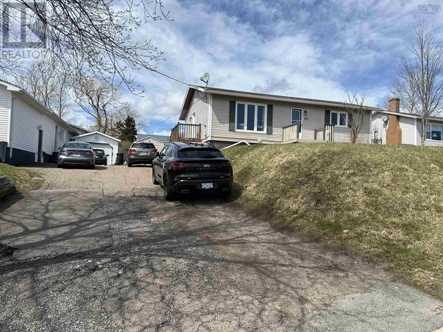 205 Pitt Street, House detached with 2 bedrooms, 2 bathrooms and null parking in Port Hawkesbury NS | Image 2