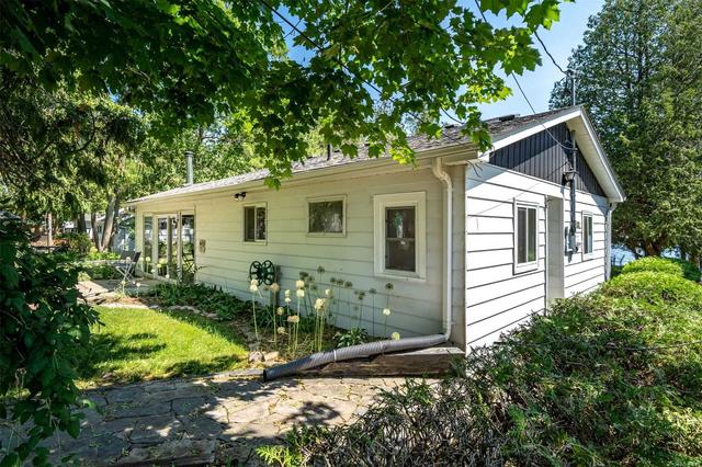 4 Raby St, House detached with 3 bedrooms, 1 bathrooms and 4 parking in Kawartha Lakes ON | Image 3