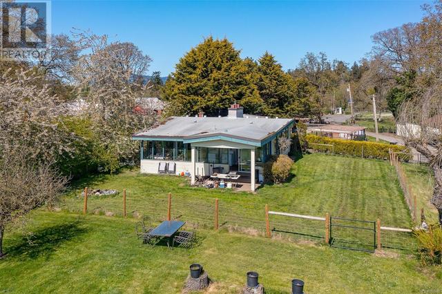 1899 John Rd, House detached with 2 bedrooms, 2 bathrooms and 6 parking in North Saanich BC | Image 1