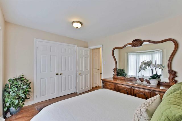 964 St Clarens Ave, House semidetached with 3 bedrooms, 2 bathrooms and 0 parking in Toronto ON | Image 17