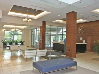 1002 - 33 Elm Dr W, Condo with 2 bedrooms, 2 bathrooms and 1 parking in Mississauga ON | Image 3