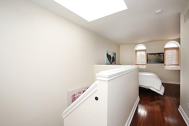 230 Shuter St, House semidetached with 3 bedrooms, 2 bathrooms and 2 parking in Toronto ON | Image 15