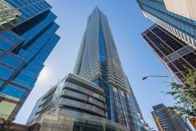2110 - 1 Bloor St E, Condo with 2 bedrooms, 2 bathrooms and null parking in Toronto ON | Image 1