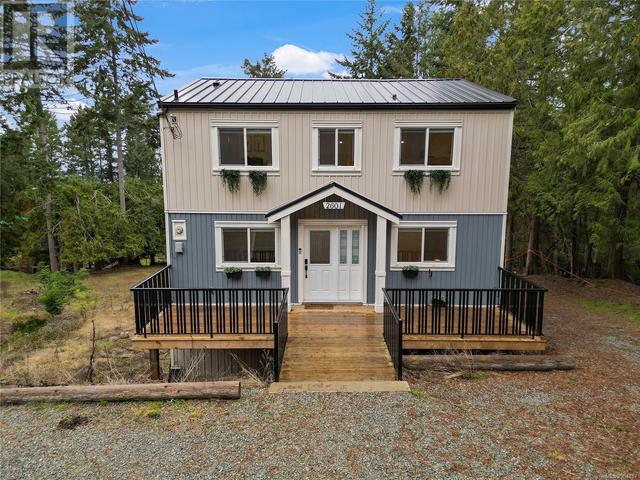 2601 Gunwhale Rd, House detached with 3 bedrooms, 2 bathrooms and 2 parking in Southern Gulf Islands BC | Image 2