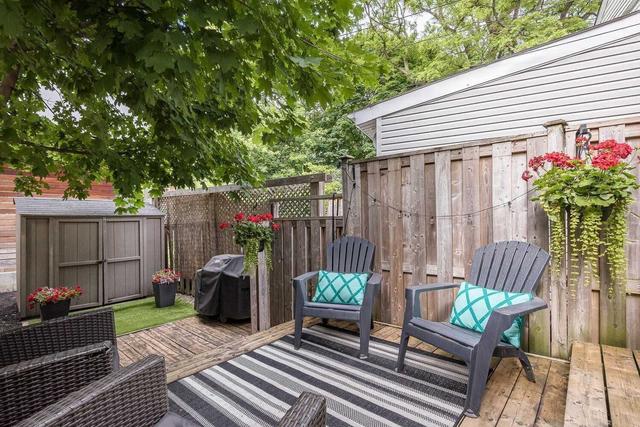 16 Erindale Ave, House semidetached with 3 bedrooms, 3 bathrooms and 0 parking in Toronto ON | Image 24