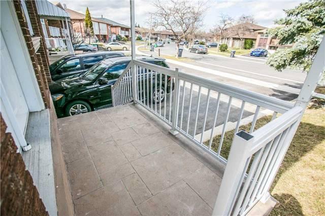 4050 Dunmow Cres, House semidetached with 3 bedrooms, 2 bathrooms and 3 parking in Mississauga ON | Image 5