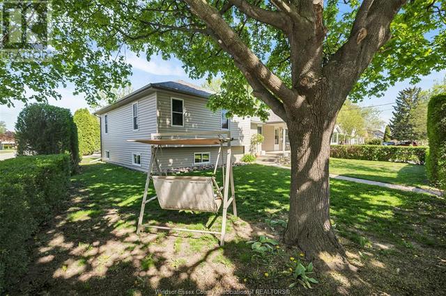 1906 Ferndale, House detached with 4 bedrooms, 2 bathrooms and null parking in Windsor ON | Image 29