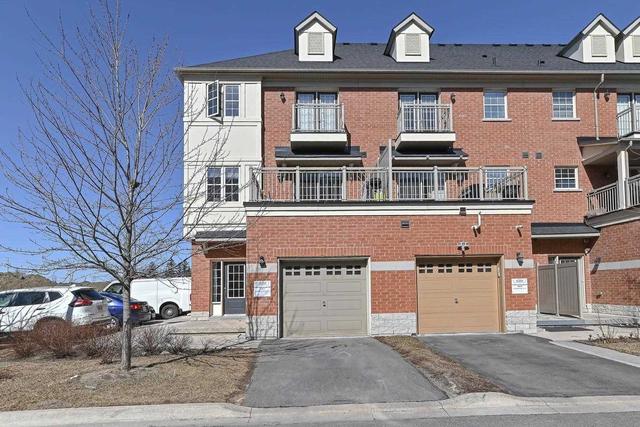 1 - 2530 Countryside Dr, Townhouse with 3 bedrooms, 3 bathrooms and 3 parking in Brampton ON | Image 1