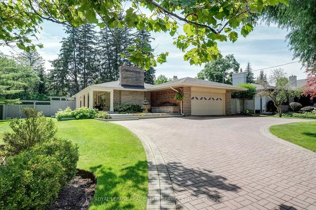 1123 Lakeshore Rd E, House detached with 2 bedrooms, 3 bathrooms and 8 parking in Oakville ON | Image 1
