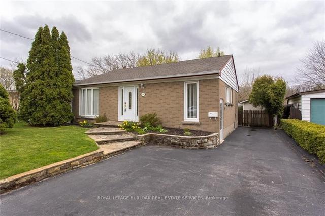 1360 Fisher Ave, House detached with 3 bedrooms, 1 bathrooms and 5 parking in Burlington ON | Image 34