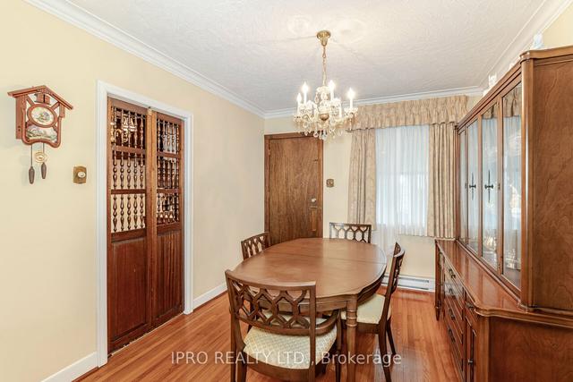 27 Madawaska Ave, House detached with 2 bedrooms, 2 bathrooms and 5 parking in Toronto ON | Image 4