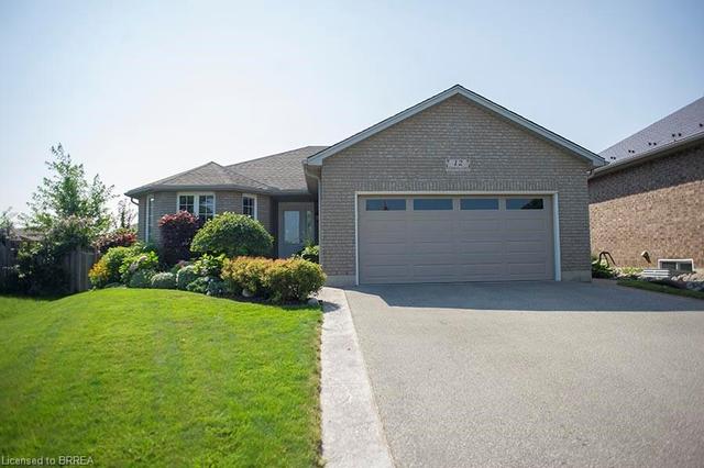 12 Kimberly Court, House detached with 5 bedrooms, 2 bathrooms and 6 parking in Brantford ON | Image 1
