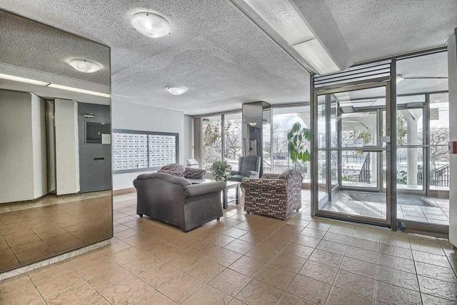 808 - 80 Grandravine Dr, Condo with 2 bedrooms, 1 bathrooms and 1 parking in Toronto ON | Image 8