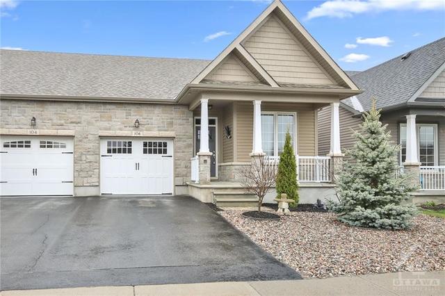 106 Kempten Court, Home with 3 bedrooms, 1 bathrooms and 2 parking in North Grenville ON | Image 2