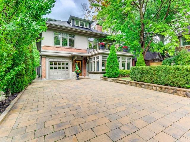 52 Castle Frank Cres, House detached with 4 bedrooms, 4 bathrooms and 7 parking in Toronto ON | Image 1